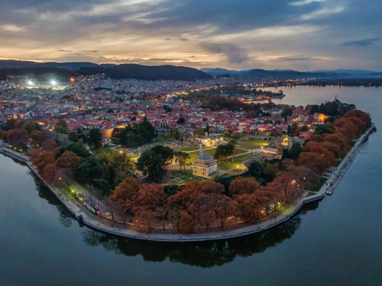 Cozyio- Ioannina City Center, Luxury Accommodation Экстерьер фото
